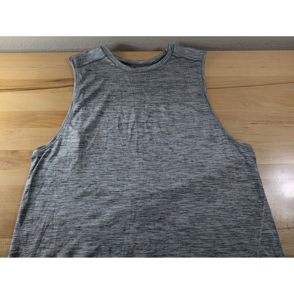 Lululemon Metal Vent Tech Tank Top Shirt Men's XL Gray Stretch Sleeveless